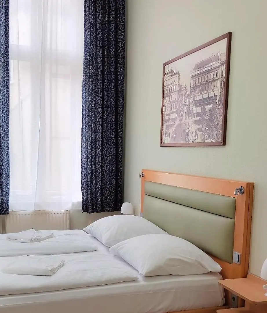 Pension I Berlin 2*,  Germany