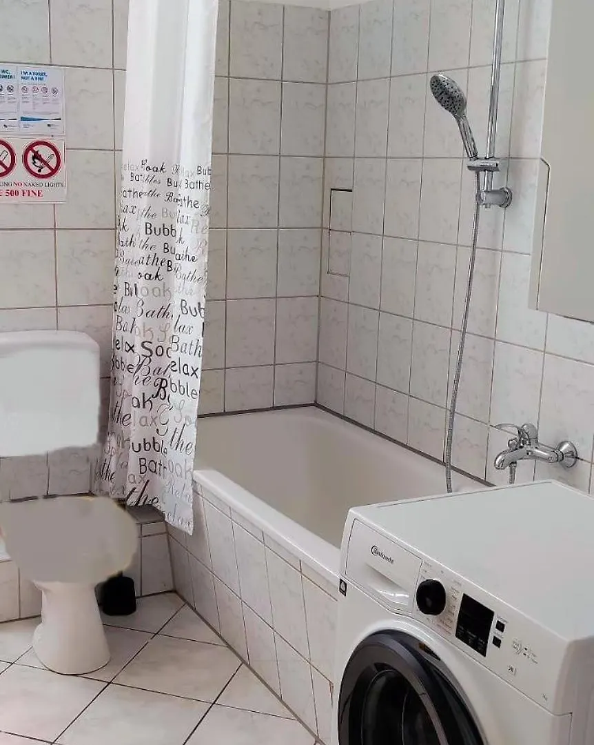 ** Konukevi Pension I Berlin Almanya